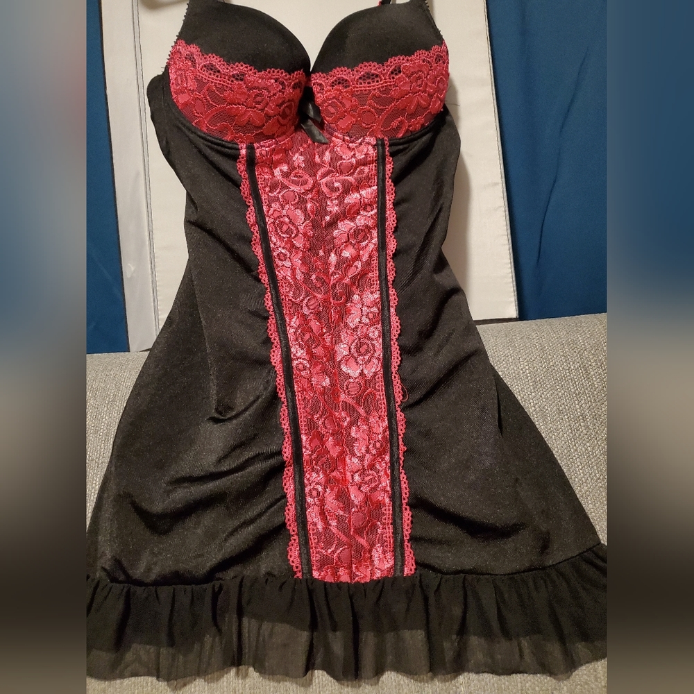 Bodycon Nightgown by Secret Lace - Black and Fuchsia.